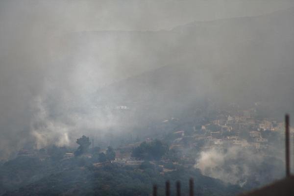 Ανεξέλεγκτη η φωτιά στη Νεάπολη Λακωνίας: Νεκρός ένας 58χρονος - Καίγονται καταστήματα μέσα στην πόλη [εικόνες & βίντεο] | iefimerida.gr 35