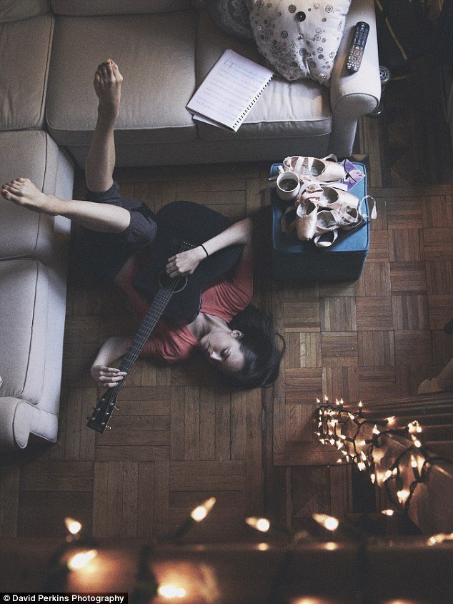 Η ζωή μιας μπαλαρίνας εκτός σκηνής - Κάνουν δουλειές στις μύτες ή με τα πόδια δεμένα... κόμπους [εικόνες] | iefimerida.gr 11