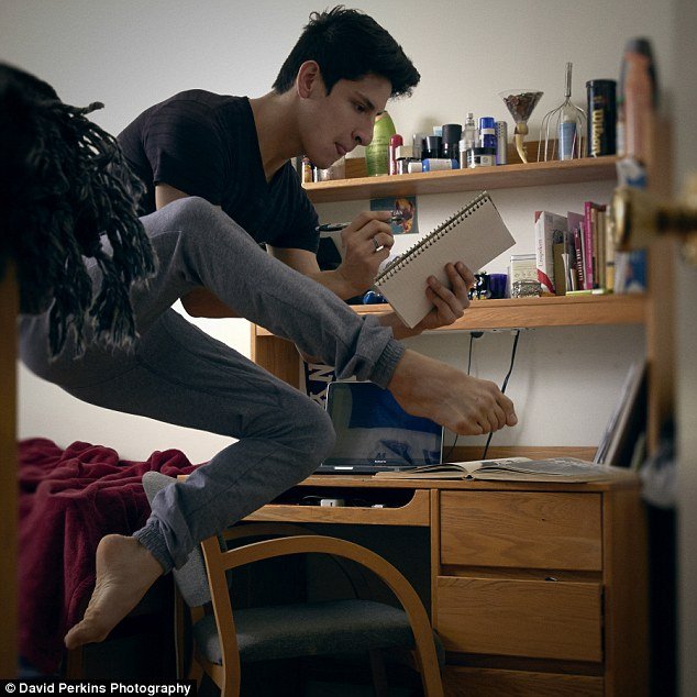 Η ζωή μιας μπαλαρίνας εκτός σκηνής - Κάνουν δουλειές στις μύτες ή με τα πόδια δεμένα... κόμπους [εικόνες] | iefimerida.gr 7