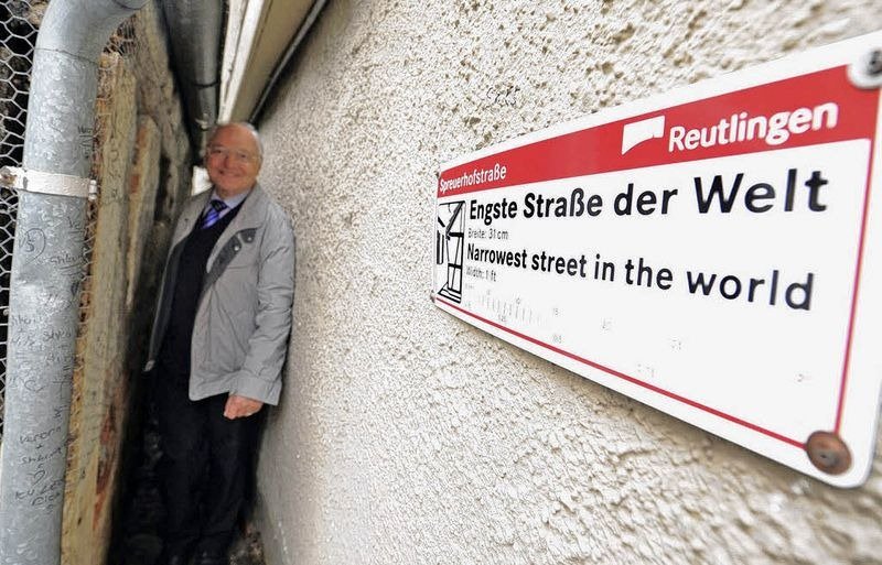 Ο πιο στενός δρόμος του κόσμου βρίσκεται στη Γερμανία -Εχει πλάτος μόλις 31 εκατοστά  [εικόνες]  | iefimerida.gr 3