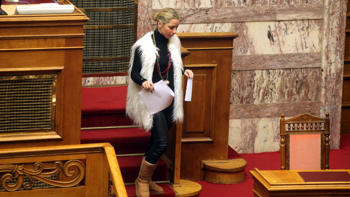 Ξέσπασε σε κλάματα η Δριτσέλη του ΣΥΡΙΖΑ -Πώς θα σηκώσω αυτό το ηθικό βάρος; | iefimerida.gr 0