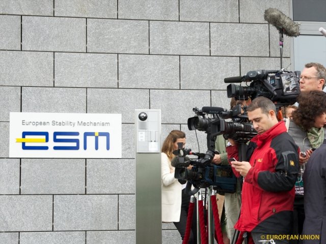 Τι είναι ο ESM, το ευρωπαϊκό ταμείο που θα δανείσει την Ελλάδα 86 δισ. φρέσκο χρήμα [εικόνες] | iefimerida.gr 1