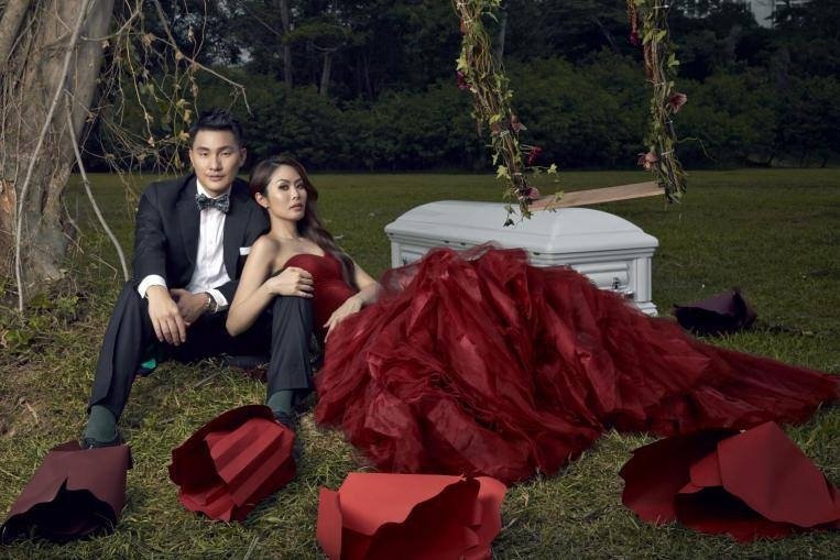 Η πιο μακάβρια φωτογράφιση γάμου -Μέσα σε φέρετρο [εικόνες] | iefimerida.gr 0