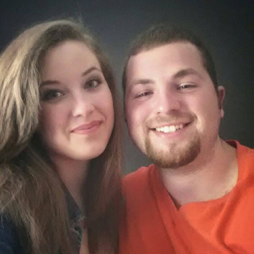  Παντρεύεται ξανά τη σύζυγό του – Η γυναίκα του έχασε τη μνήμη της και δεν θυμάται την τελετή [εικόνες]  | iefimerida.gr 5