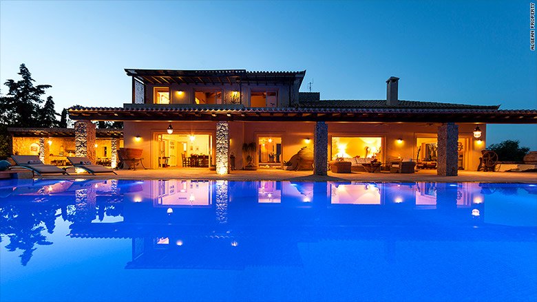 CNN: Ξένοι τρέχουν στα ελληνικά νησιά να αγοράσουν πολυτελείς βίλες κοψοχρονιά [εικόνες] | iefimerida.gr 2