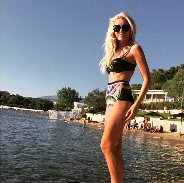 Η Κατερίνα Καινούργιου έχει το σώμα του καλοκαιριού - Στα πιο αδύνατά της στην παραλία [εικόνες] | iefimerida.gr 0