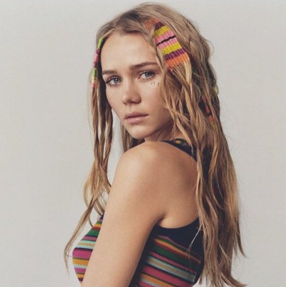 Η νέα τάση στα μαλλιά: Κεντητά - Η μόδα που σαρώνει [εικόνες] | iefimerida.gr 5