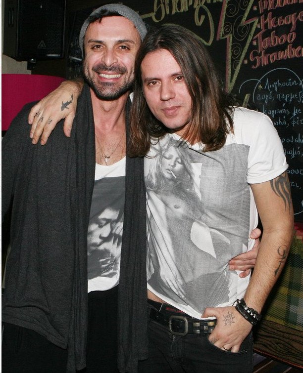 Η νέα σύντροφος του Κοργιαλά είναι πρώην σύζυγος γνωστού Ελληνα τραγουδιστή [εικόνες] | iefimerida.gr 1