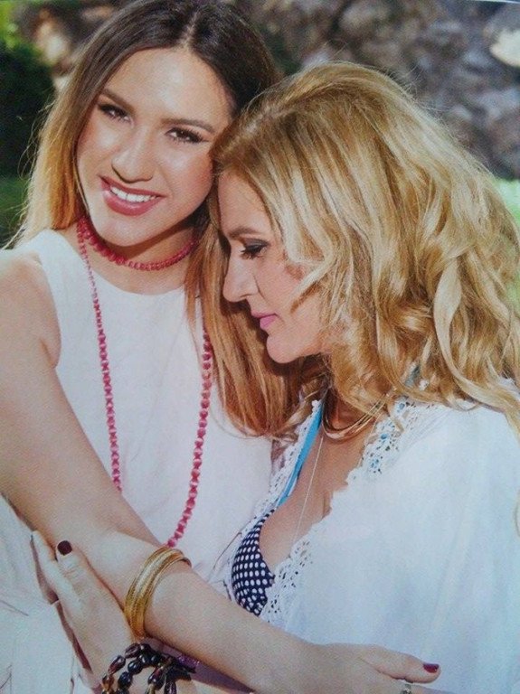 Η Μπέσυ Μάλφα μας συστήνει την όμορφη ηθοποιό κόρη της [εικόνες] | iefimerida.gr 2