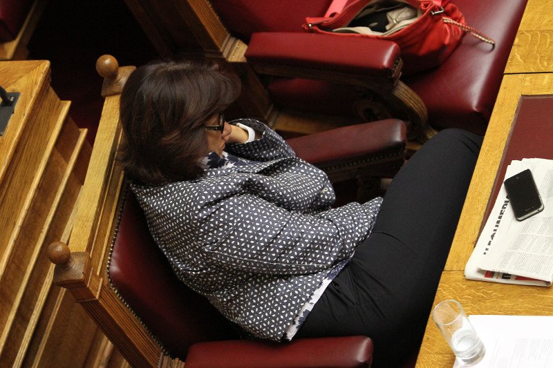 Το ξενύχτι στη Βουλή τους λύγισε - Οι γκριμάτσες του Τσίπρα, οι ματιές στο ρολόι, τα κλειστά μάτια του Τσακαλώτου και οι... καραμέλες φιλιού [εικόνες] | iefimerida.gr 13