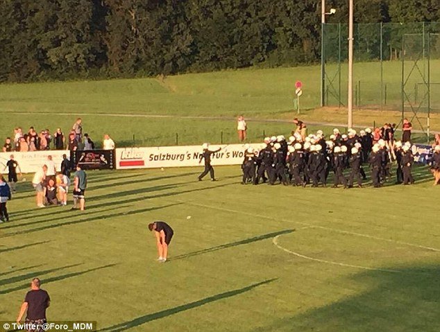 Θλιβερά επεισόδια σε φιλικό στην Αυστρία - Οπαδοί της Λιντς και της Αϊντραχτ πιάστηκαν στα χέρια [βίντεο] | iefimerida.gr 2