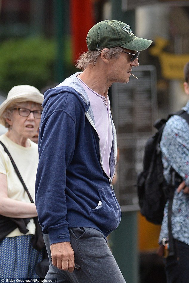 Κάτι συμβαίνει στον Λίαμ Νίσον -Αγνώριστος γυρνάει στους δρόμους [εικόνες] | iefimerida.gr 6