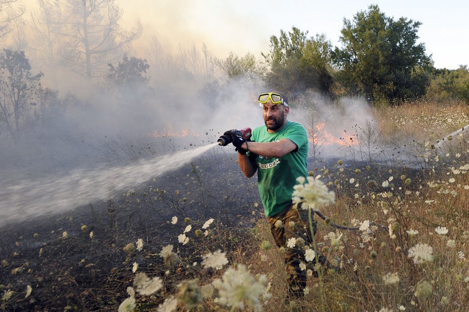 Μεγάλες καταστροφές από τις φωτιές -Πυρκαγιά και στη Σκύρο [εικόνες] | iefimerida.gr 7