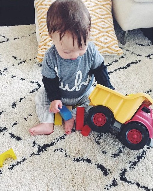 Μπόμπιρας με Σύνδρομο Down κάνει καριέρα στο μόντελινγκ [εικόνες & βίντεο]  | iefimerida.gr 7