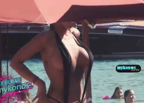 Η Miss Bomb 2015 με ανύπαρκτο μαγιό στη Μύκονο [βίντεο] | iefimerida.gr 0