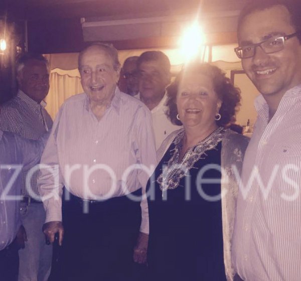 Γλέντι σε ψαροταβέρνα στα Χανιά για Κωνσταντίνο Μητσοτάκη, Ντόρα Μπακογιάννη και Μάκη Βορίδη [εικόνες] | iefimerida.gr 2