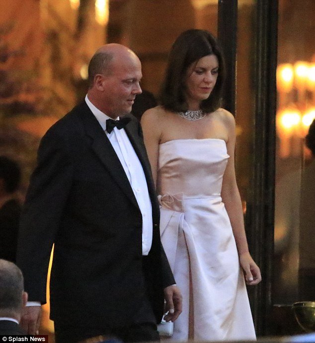 Πριγκιπικός γάμος στο Μονακό: Παντρεύτηκε ο εγγονός της Γκρέις Κέλι -Το ρομαντικό, διαφορετικό νυφικό της ζάπλουτης Ιταλίδας νύφης [εικόνες]  | iefimerida.gr 6