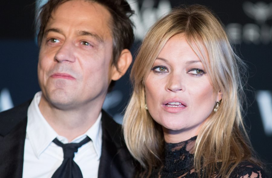 Τίτλοι τέλους για Κέιτ Μος-Τζέιμι Χινς [εικόνες] | iefimerida.gr 0