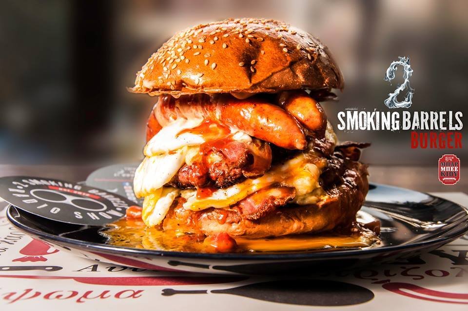 Μπαρ Μπε Κιου: Το πιο λαχταριστό μπέργκερ της Αττικής φτιάχνεται σε αυτό το μαγαζί του Πειραιά [εικόνες] | iefimerida.gr 4