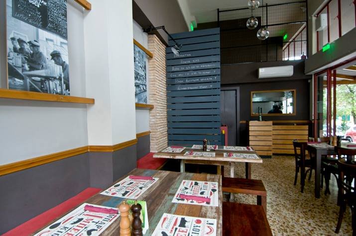 Μπαρ Μπε Κιου: Το πιο λαχταριστό μπέργκερ της Αττικής φτιάχνεται σε αυτό το μαγαζί του Πειραιά [εικόνες] | iefimerida.gr 6