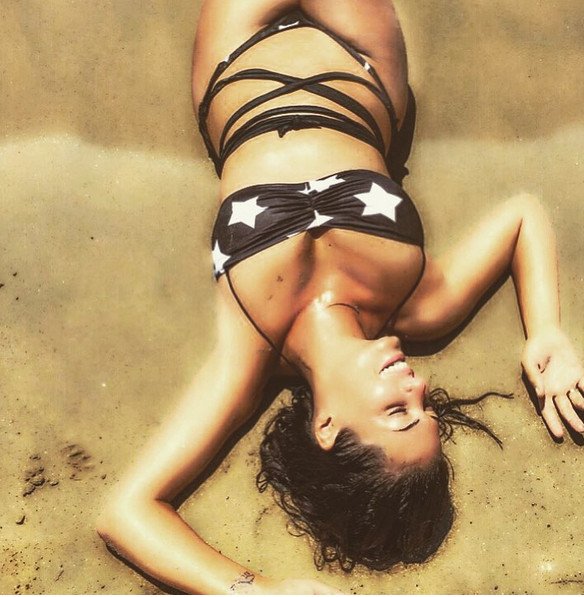 Τα 10 πιο μικροσκοπικά μπικίνι που φόρεσαν διάσημες -Ελληνίδες και ξένες [εικόνες] | iefimerida.gr 3