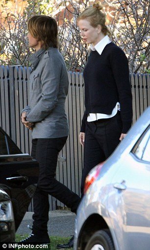  Μια άλλη Νικόλ Κίντμαν: Αβαφη και αχτένιστη στους δρόμους του Σίδνεϊ [εικόνες]  | iefimerida.gr 2