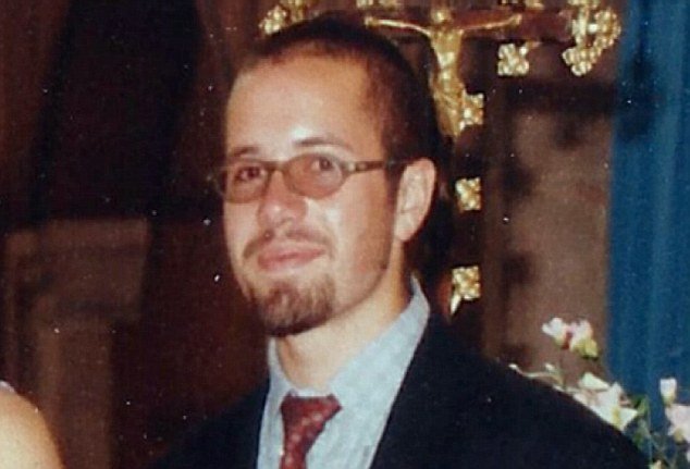 Ο τραπεζίτης που τα παράτησε όλα για μια καλύβα από μπαμπού σε νησί στην Ασία [εικόνες]   | iefimerida.gr 3