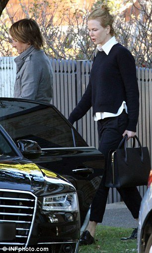  Μια άλλη Νικόλ Κίντμαν: Αβαφη και αχτένιστη στους δρόμους του Σίδνεϊ [εικόνες]  | iefimerida.gr 3