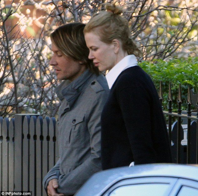  Μια άλλη Νικόλ Κίντμαν: Αβαφη και αχτένιστη στους δρόμους του Σίδνεϊ [εικόνες]  | iefimerida.gr 0