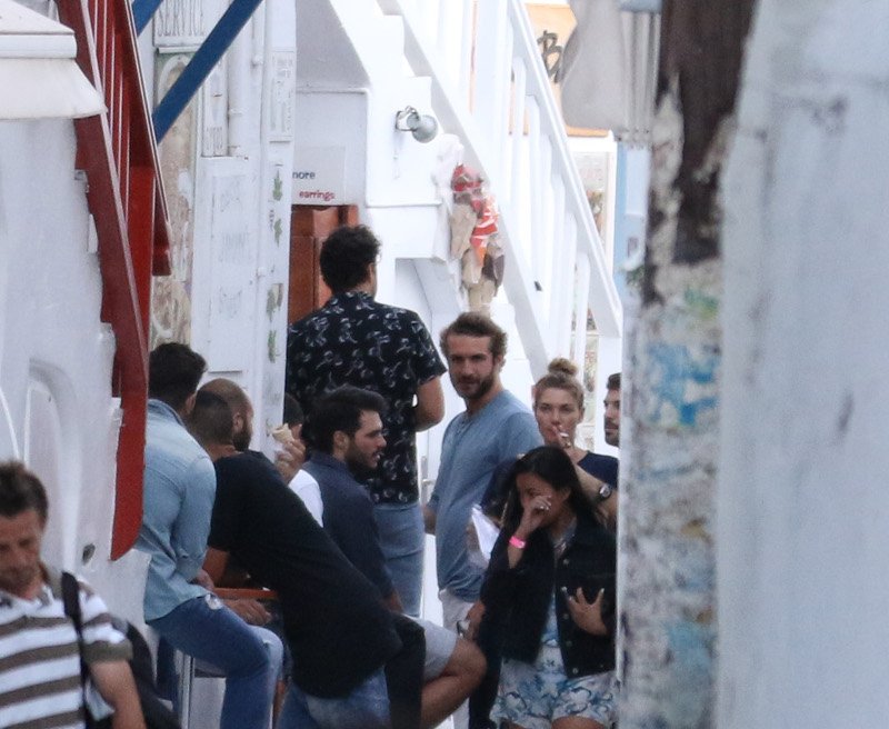 Σταύρος Νιάρχος-Τζέσικα Χαρτ: Ερωτευμένοι στη Μύκονο [εικόνες] | iefimerida.gr 1