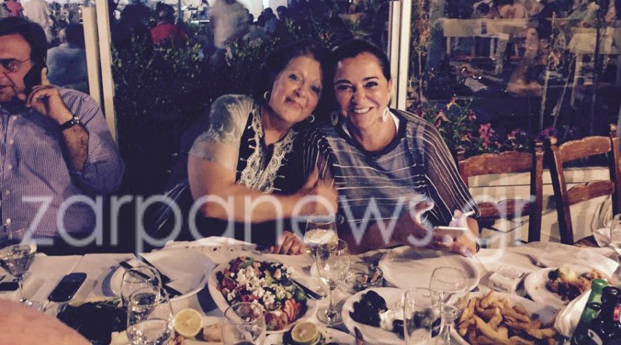 Γλέντι σε ψαροταβέρνα στα Χανιά για Κωνσταντίνο Μητσοτάκη, Ντόρα Μπακογιάννη και Μάκη Βορίδη [εικόνες] | iefimerida.gr 1