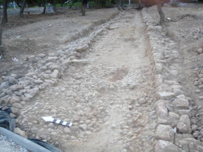 Αρχαία αμαξιτή οδός βρέθηκε στο Καβούρι Βουλιαγμένης | iefimerida.gr 0