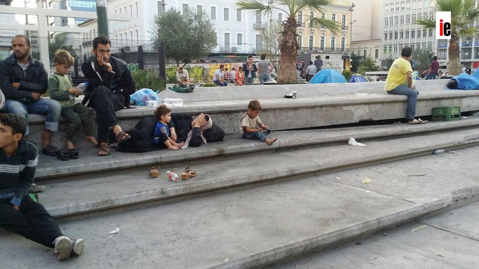 Σε καταυλισμό μεταναστών μετατράπηκε η Ομόνοια -200 Σύροι έστησαν σκηνές [εικόνες]  | iefimerida.gr 12