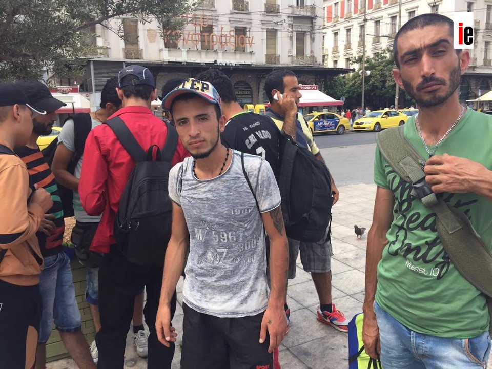 Οι μετανάστες έστησαν σκηνές στο Πεδίον του Αρεως [εικόνες] | iefimerida.gr 5