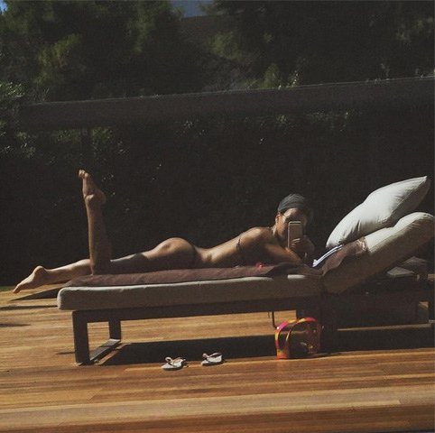 Ειρήνη Παπαδοπούλου με μικροσκοπικό και διάφανο μαγιό [εικόνα]  | iefimerida.gr 0