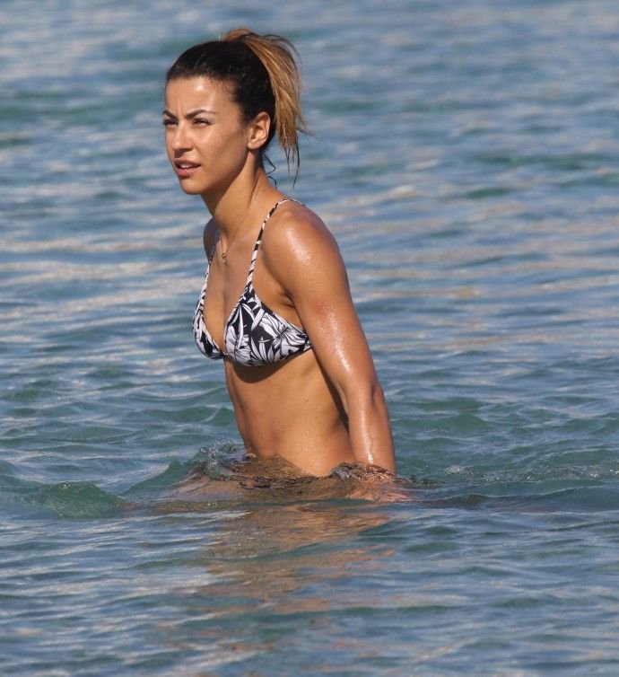 Ειρήνη Παπαδοπούλου: Σέξι εμφάνιση με μαγιό και θανατηφόροι κοιλιακοί [εικόνες & βίντεο] | iefimerida.gr 2