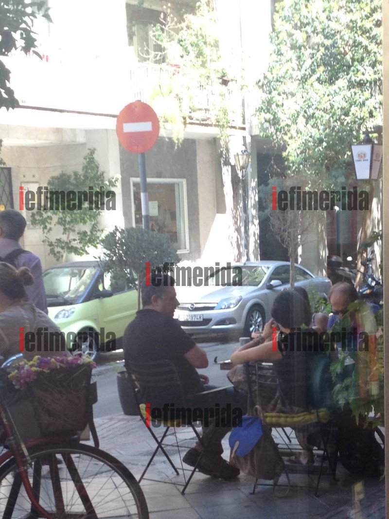 Οι βουλευτές του ΣΥΡΙΖΑ που ψήφισαν «παρών» πίνουν καφέ στο κέντρο της Αθήνας -Δύο ώρες συζητούσαν για κυβέρνηση και κόμμα [εικόνες] | iefimerida.gr 0