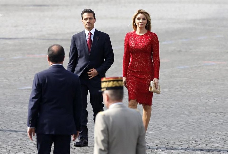 Ο Ολάντ έπαθε δημόσια αμόκ με τη γυναίκα του Μεξικανού Προέδρου -Αφήνιασε, η είδηση κάνει τον γύρο του κόσμου [εικόνες] | iefimerida.gr 5