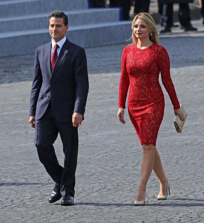 Ο Ολάντ έπαθε δημόσια αμόκ με τη γυναίκα του Μεξικανού Προέδρου -Αφήνιασε, η είδηση κάνει τον γύρο του κόσμου [εικόνες] | iefimerida.gr 8