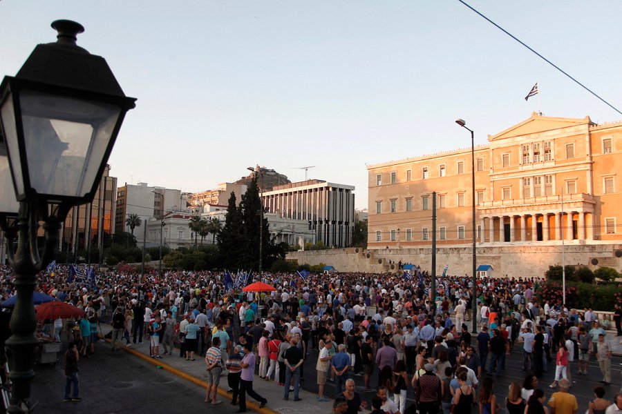 Ολοκληρώθηκε η συγκέντρωση των υποστηρικτών του «Μένουμε Ευρώπη» στο Σύνταγμα [εικόνες] | iefimerida.gr 4