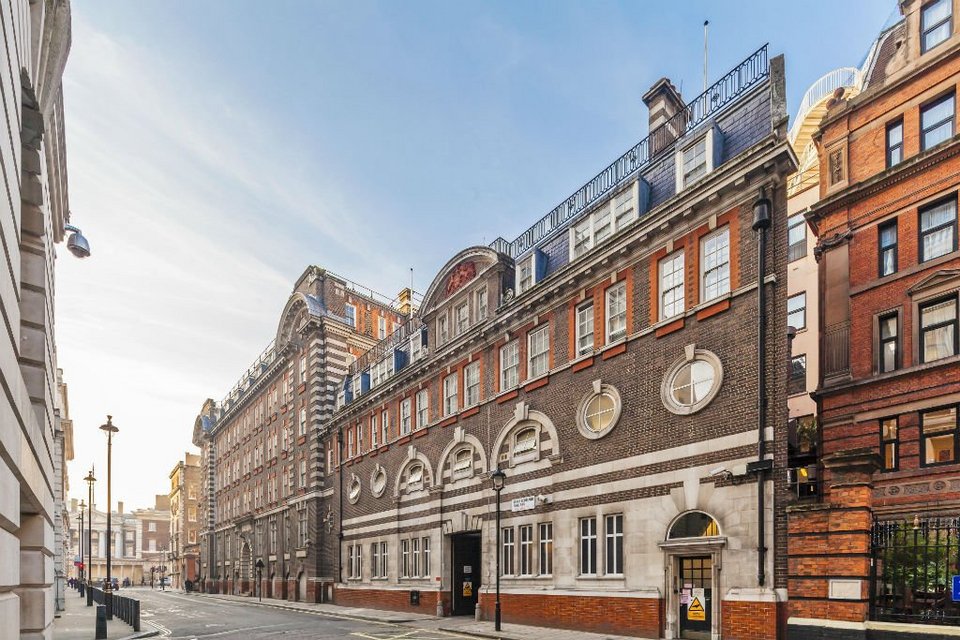 Η Σκότλαντ Γιάρντ γίνεται πεντάστερο ξενοδοχείο - Τα σχέδια ζάπλουτου Ινδού [εικόνες]  | iefimerida.gr 0