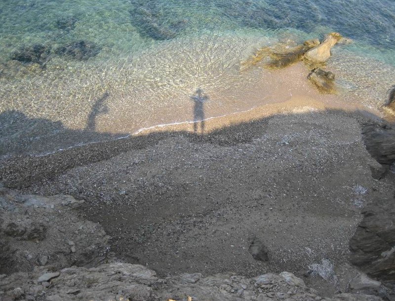 Το νησί στο Αιγαίο με τις τρεις αμμουδερές παραλίες και το ερειπωμένο σπίτι, που αγόρασε ο Τζόνι Ντεπ [εικόνες] | iefimerida.gr 11