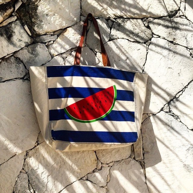 Οι ωραιότερες τσάντες παραλίας είναι ελληνικές και έχουν βαρύ πολιτικό επώνυμο [εικόνες] | iefimerida.gr 9