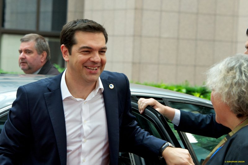 Γιατί γελάει ο πρωθυπουργός και στις πιο δραματικές στιγμές [εικόνες] | iefimerida.gr 4