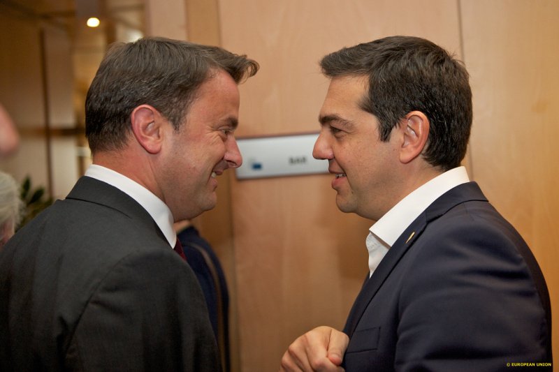 Γιατί γελάει ο πρωθυπουργός και στις πιο δραματικές στιγμές [εικόνες] | iefimerida.gr 7