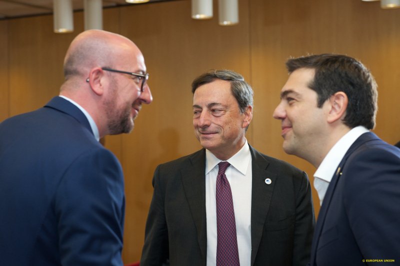 Γιατί γελάει ο πρωθυπουργός και στις πιο δραματικές στιγμές [εικόνες] | iefimerida.gr 8