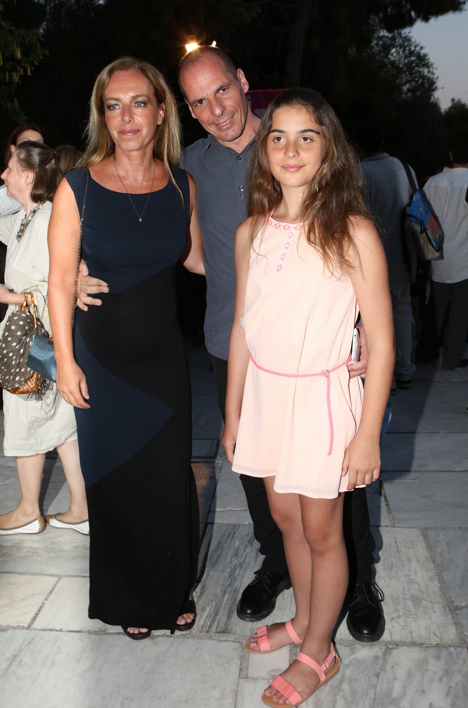 Αυτή είναι η κόρη του Γιάνη Βαρουφάκη -Πήγαν μαζί με τη Δανάη Στράτου στο Ηρώδειο [εικόνες] | iefimerida.gr 0