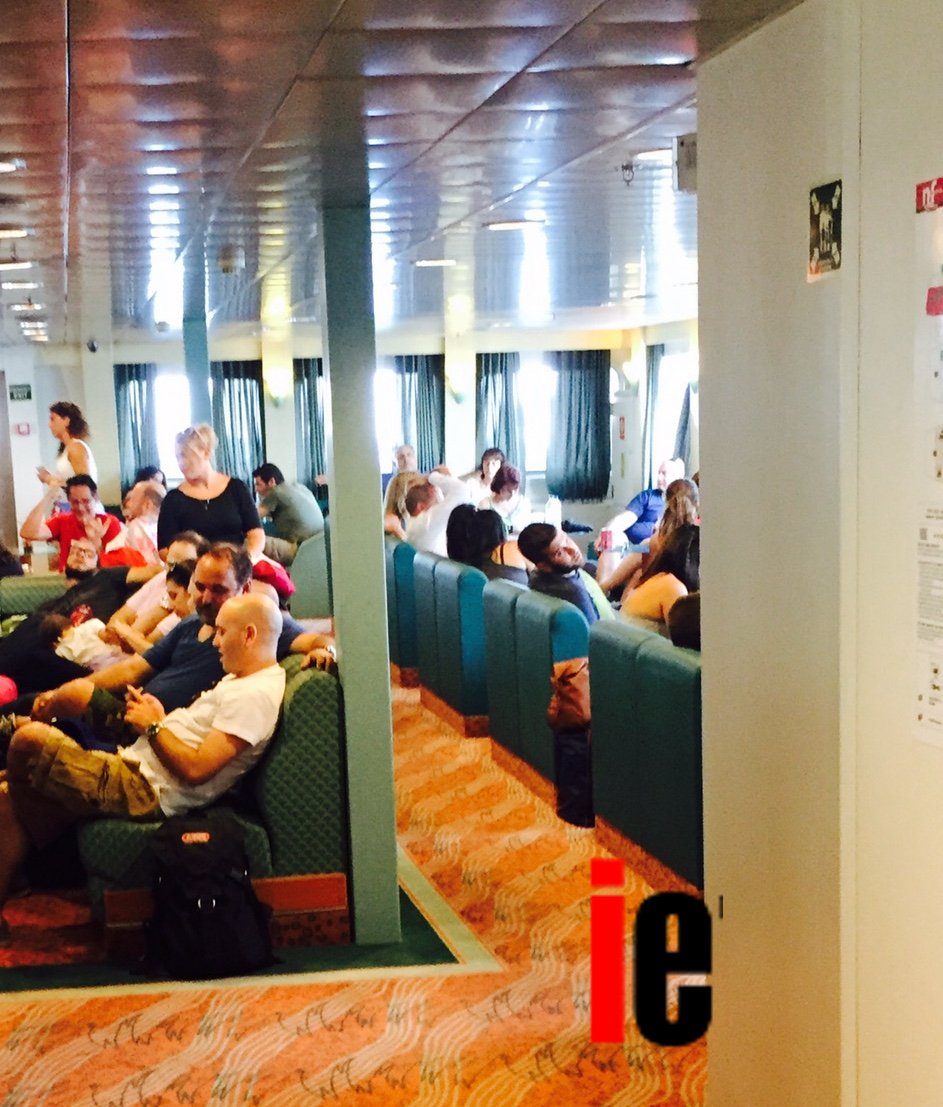 Ο Γιάνης Βαρουφάκης στο πλοίο για Αίγινα -Εγκατέλειψε ΣΥΡΙΖΑ και συμφωνία πίσω του [εικόνες] | iefimerida.gr 2