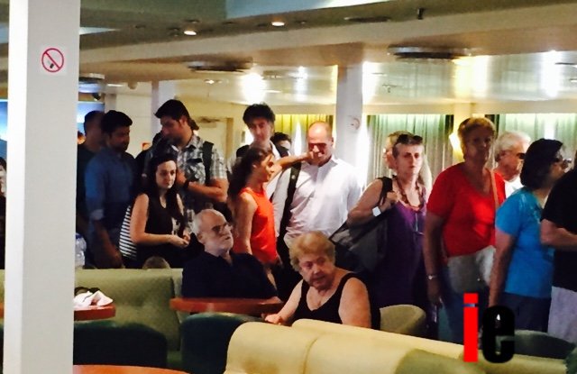 Ο Γιάνης Βαρουφάκης στο πλοίο για Αίγινα -Εγκατέλειψε ΣΥΡΙΖΑ και συμφωνία πίσω του [εικόνες] | iefimerida.gr 1