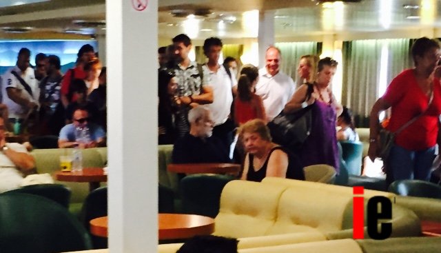 Ο Γιάνης Βαρουφάκης στο πλοίο για Αίγινα -Εγκατέλειψε ΣΥΡΙΖΑ και συμφωνία πίσω του [εικόνες] | iefimerida.gr 0